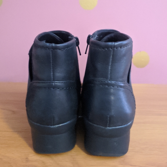 Cloudsteppers by Clarks Sillian Ankle Boots - Picture 5 of 10